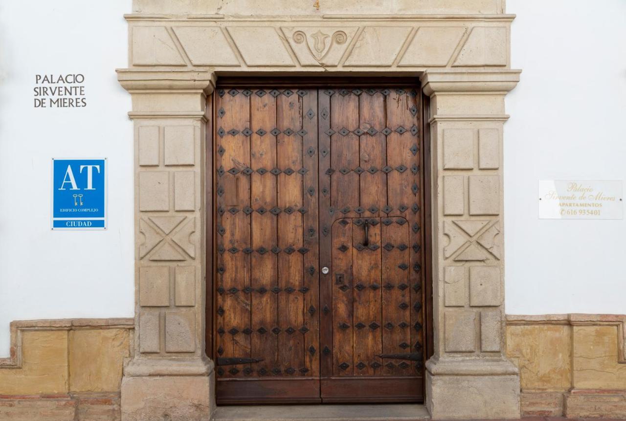 Palacio Sirvente Mieres - Parking Gratuito Andújar Dış mekan fotoğraf